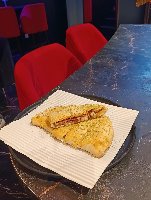 پیتزا کالزونه ژامبون